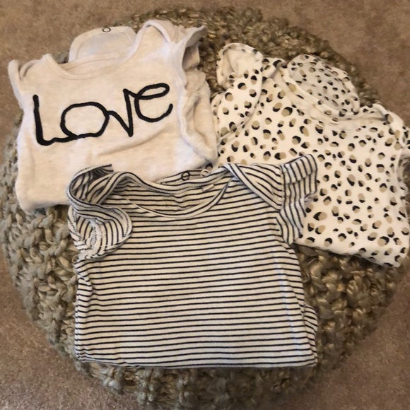 Jessica Simpson Onesies. 3 pack. - Picture 1 of 6